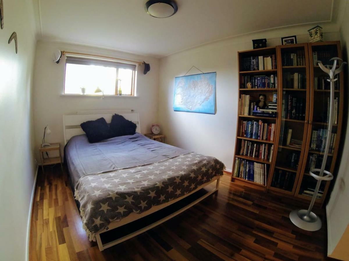 Skjolbraut - Cozy - Location - Free Parking - Close To A Public Swimming Pool And Sky Lagoon *